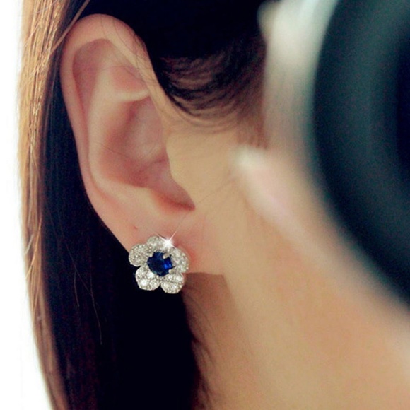 Cinderella's Closet Jewelry - Blue Crystal Flower Stud Earrings
